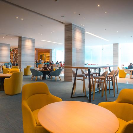 Holiday Inn Express Manila Newport City, An Ihg Hotel Paranaque City Bagian luar foto