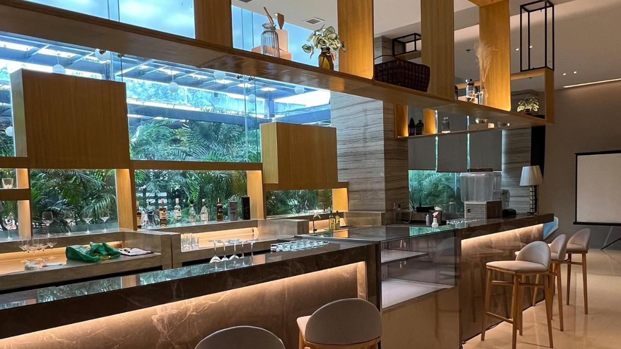 Holiday Inn Express Manila Newport City, An Ihg Hotel Paranaque City Bagian luar foto