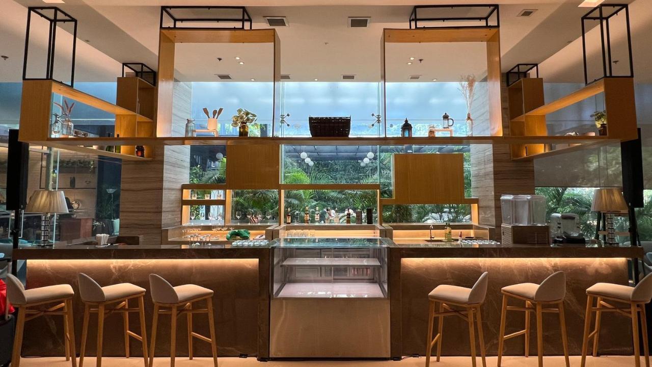 Holiday Inn Express Manila Newport City, An Ihg Hotel Paranaque City Bagian luar foto