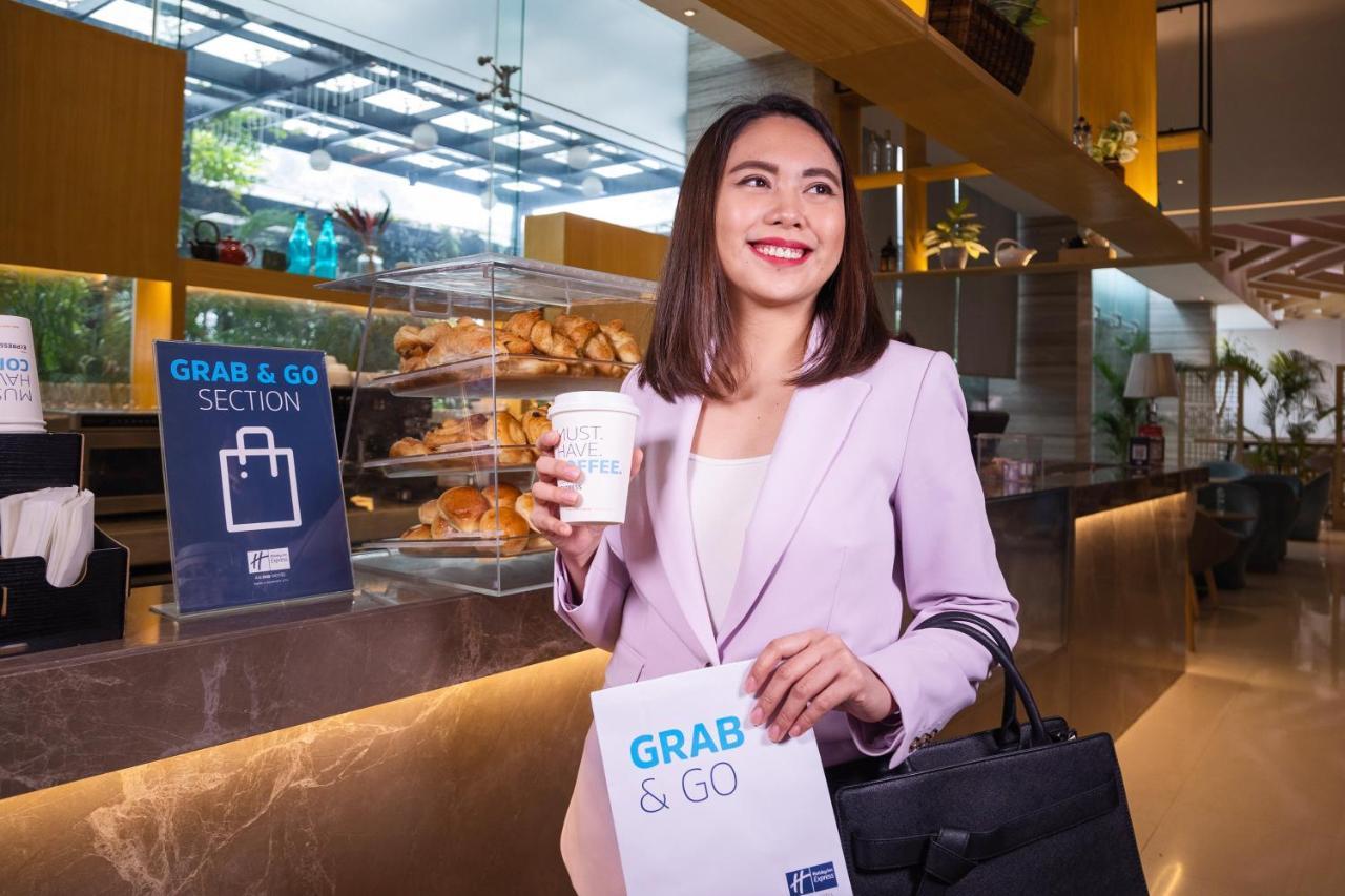 Holiday Inn Express Manila Newport City, An Ihg Hotel Paranaque City Bagian luar foto