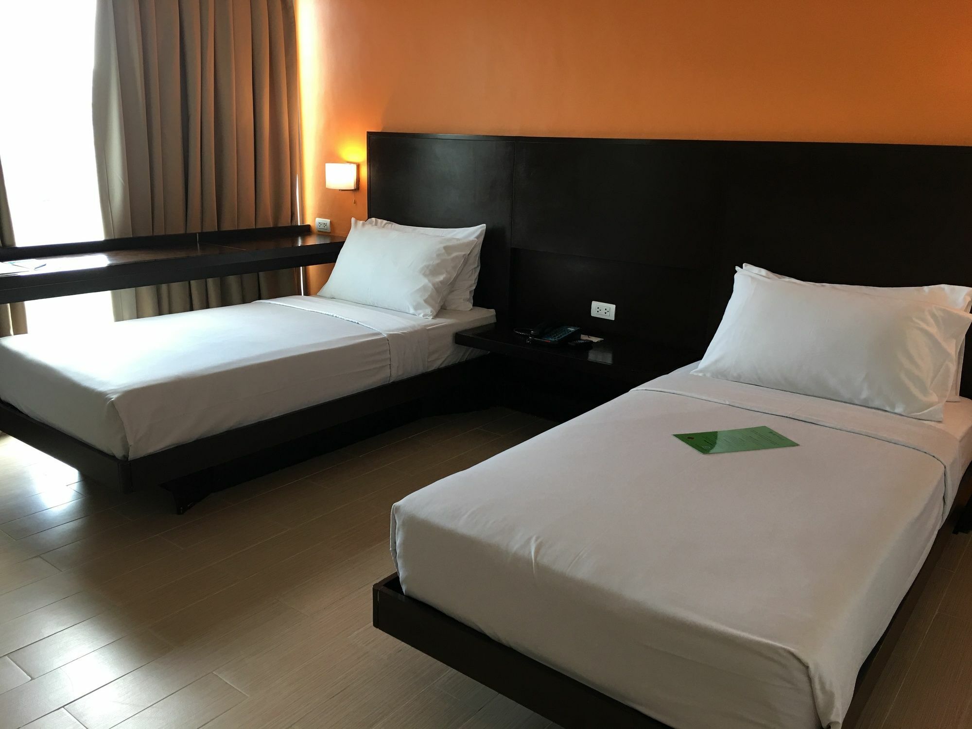 Holiday Inn Express Manila Newport City, An Ihg Hotel Paranaque City Bagian luar foto